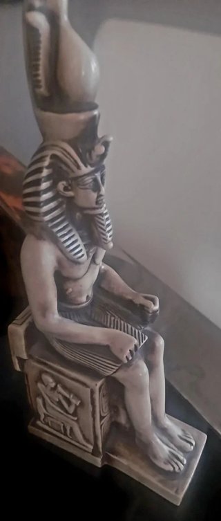 Figura Egipcia Sentada