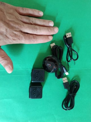 3 Mini cámaras espía recargables con cables USB
