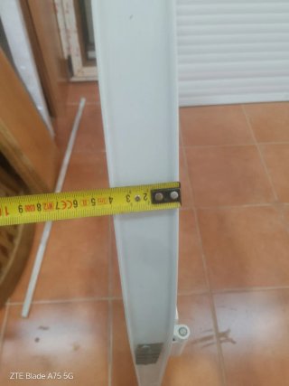 Ventana blanca con arco