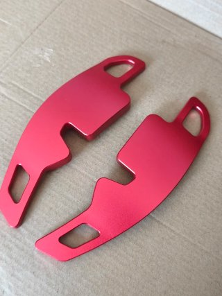 Levas de cambio rojas para coche