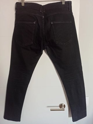 Pantalón pitillo negro Zara