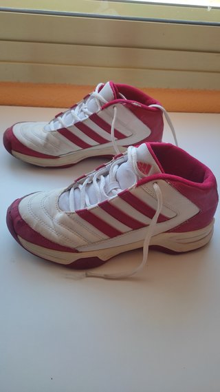 Deportivas Adidas Blancas y Rojas