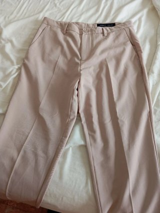 Pantalón de traje rosa hombre