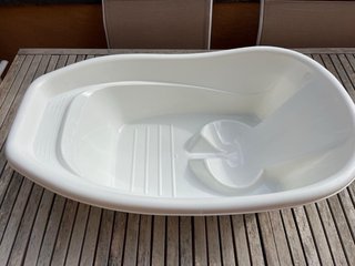 Bañera de bebé blanca