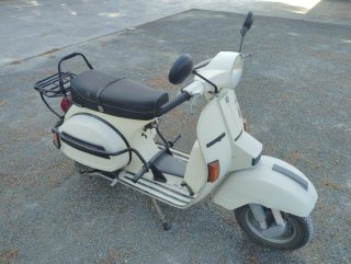 Vespa Iris 200E Blanca