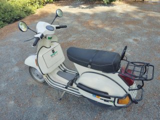 Vespa Iris 200E Blanca