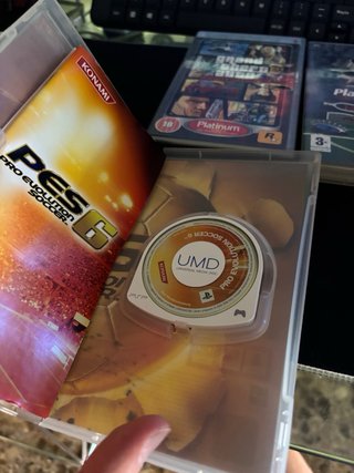 Lote 6 Giochi PSP: PES 6, GTA, Buzz, Tekken, Lego