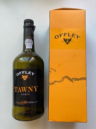 VINO OPORTO. Bottiglie vuote e scatola OFFLEY Tawny.