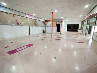 Nave industrial en venta en Renfe - Bulevar 1º y 2º Fase en Jaén