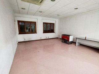 Nave industrial en venta en Renfe - Bulevar 1º y 2º Fase en Jaén