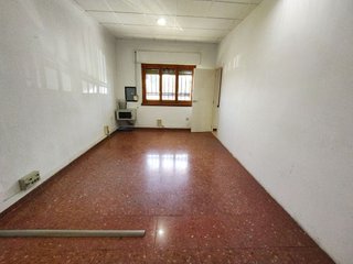 Nave industrial en venta en Renfe - Bulevar 1º y 2º Fase en Jaén