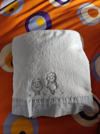 Conjunto de sabanas coralina de cuna
