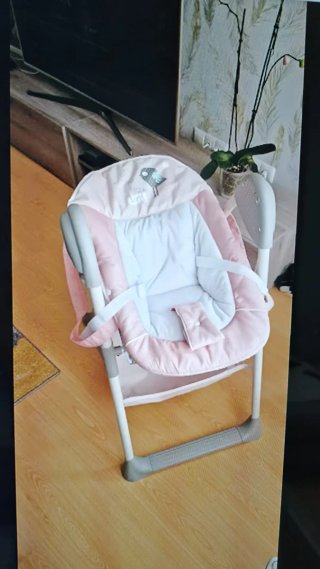 Trona para bebé rosa y blanca