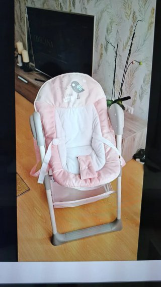 Trona para bebé rosa y blanca