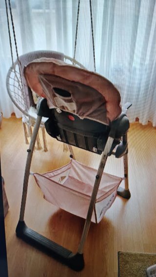 Trona para bebé rosa y blanca