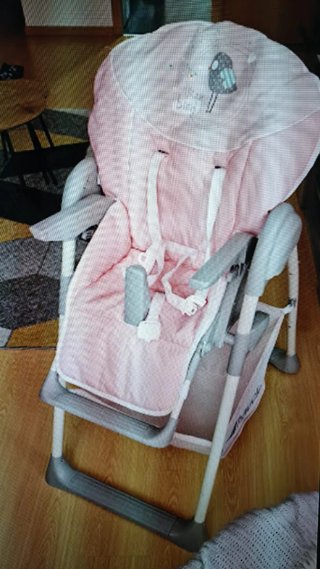 Trona para bebé rosa y blanca