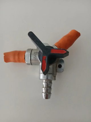 Llave de butano para varios elementos