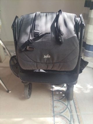 Silla de paseo Joie Pact negra