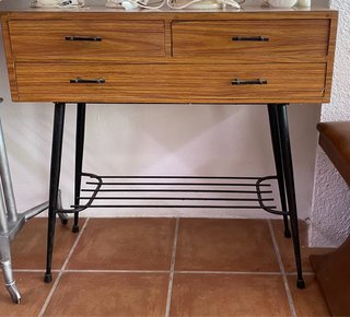 Recibidor antiguo madera y metal