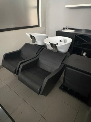 Mobiliario escuela de peluqueria
