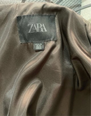 Cazadora Zara efecto piel marrón