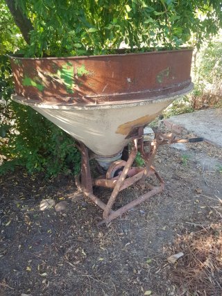 Abonadora 450 kg   Marca vicon