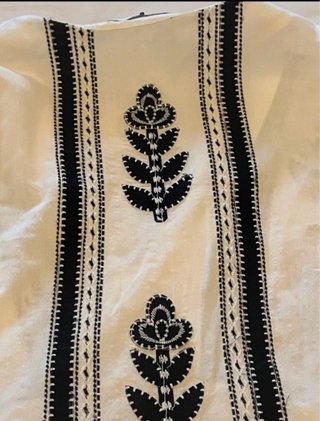 Vestido Zara bordado blanco y negro