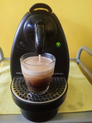 Cafetera Krups Nespresso Negra