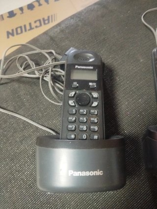 Pareja de teléfonos inalámbricos Panasonic