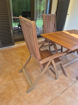 Conjunto mesa y 4 sillas de jardín. ALCOSSEBRE