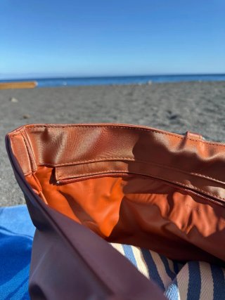 Bolso marrón de playa