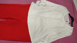 Conjunto Blusa Blanca y Pantalón Rojo