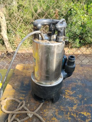 Bomba sumergible eléctrica