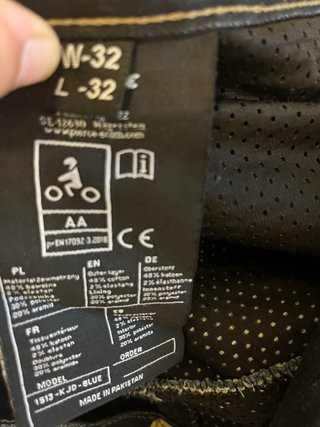 Pantalón vaquero moto con protecciones