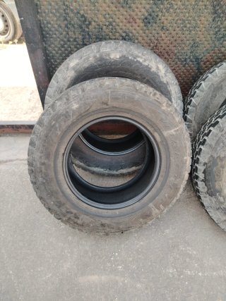 Neumático 225/75 R15 102T