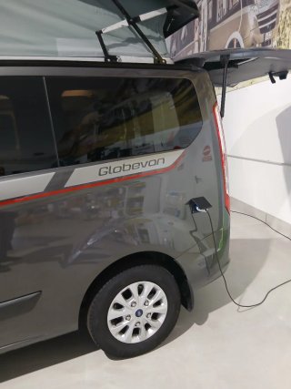 Ford E-Transit Custom 2025