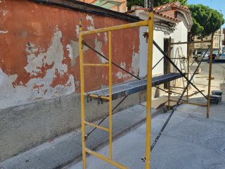 Andamio con chapa y ruedas incluidas (con frenos)