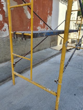 Andamio con chapa y ruedas incluidas (con frenos)