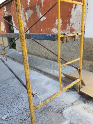 Andamio con chapa y ruedas incluidas (con frenos)