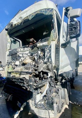 82148692 peldaño plataforma renault t-series
