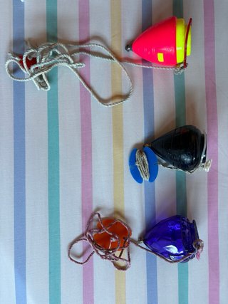 Lote de 8 peonzas de colores