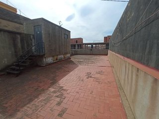 Edificio en venta en La Torre en Valencia