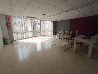 Edificio en venta en La Torre en Valencia
