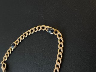 Anillo y brazalete