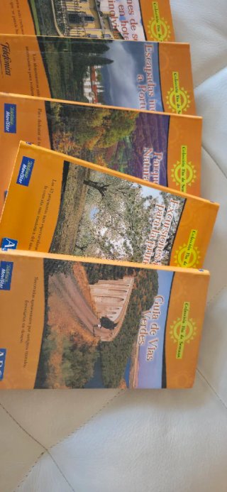 Coleccion de 15 guías de viaje a estrenar