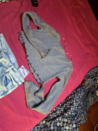 Cojunto Bershka: Vaquero Roto + Top Canalé