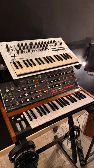 Behringer Poly D Sintetizador