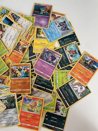 Lotto Carte Pokemon x200 389g Ita 17 Set⁠