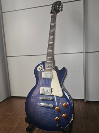 Epiphone Les Paul Standard Pro + Fender Mustang GT