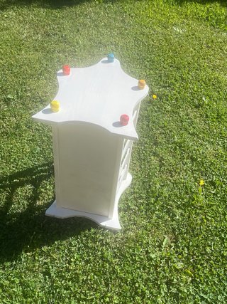 Revistero de madera blanco